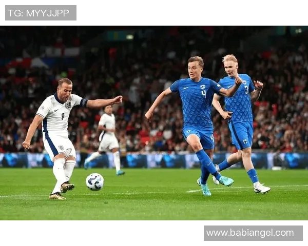 世界足球明星精彩接球瞬间回顾与分析